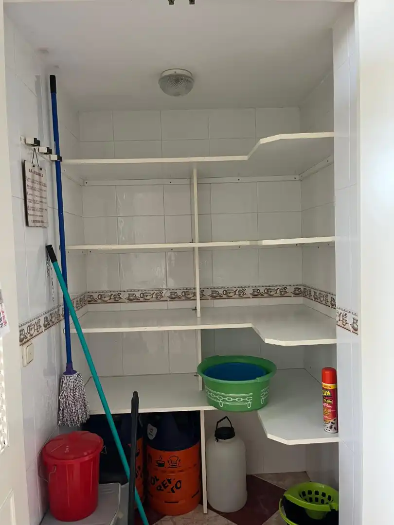Küche von Wohnung zum Verkauf in Málaga mit Klimaanlage, Terrasse und Abstellraum