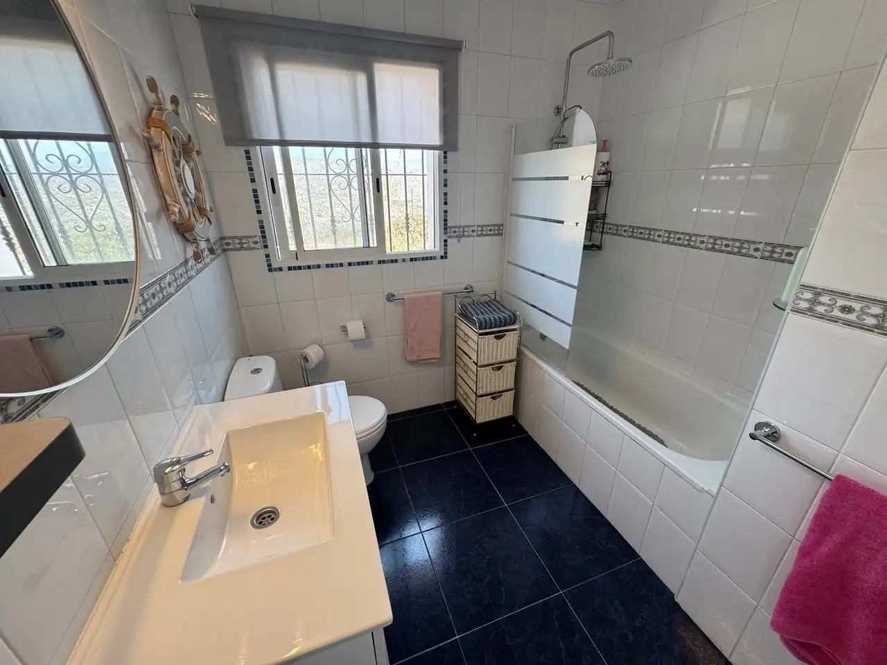 Bany de Casa o xalet en venda en Huércal-Overa amb Aire condicionat, Terrassa i Piscina