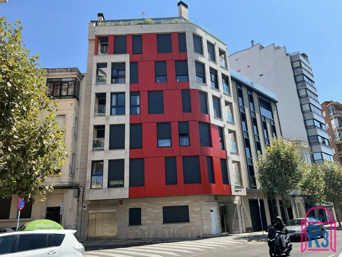Vista exterior de Apartamento en venta en León Capital  con Calefacción, Terraza y Trastero