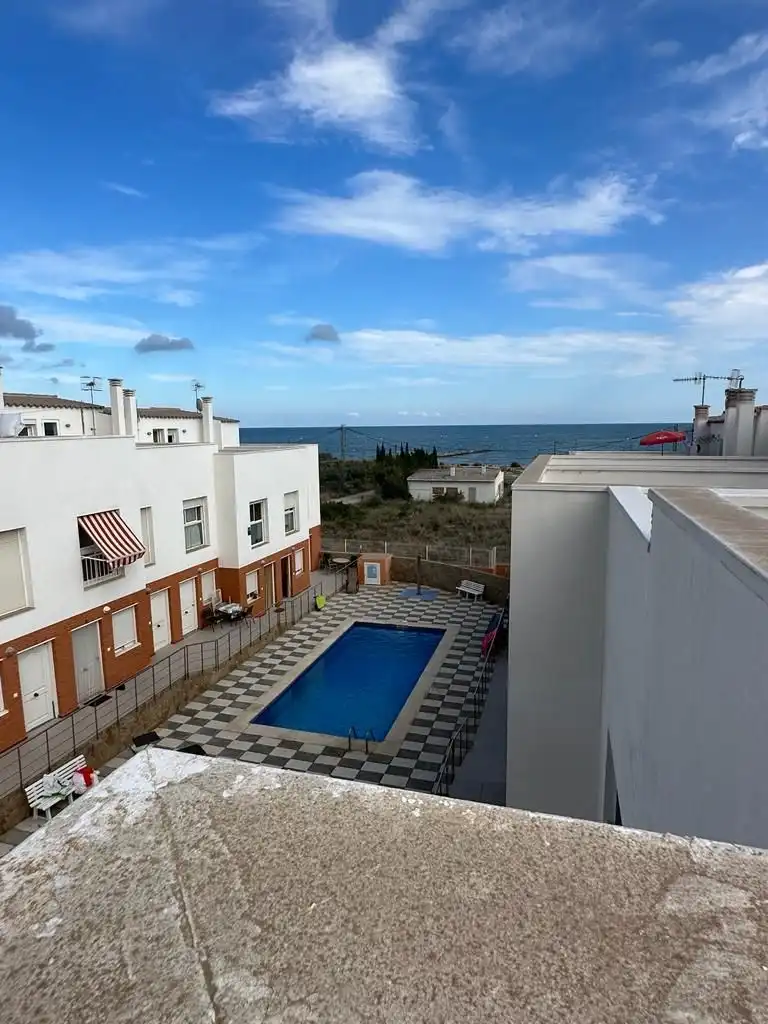 Piscina de Casa adosada en venda en Alcanar amb Terrassa, Traster i Moblat