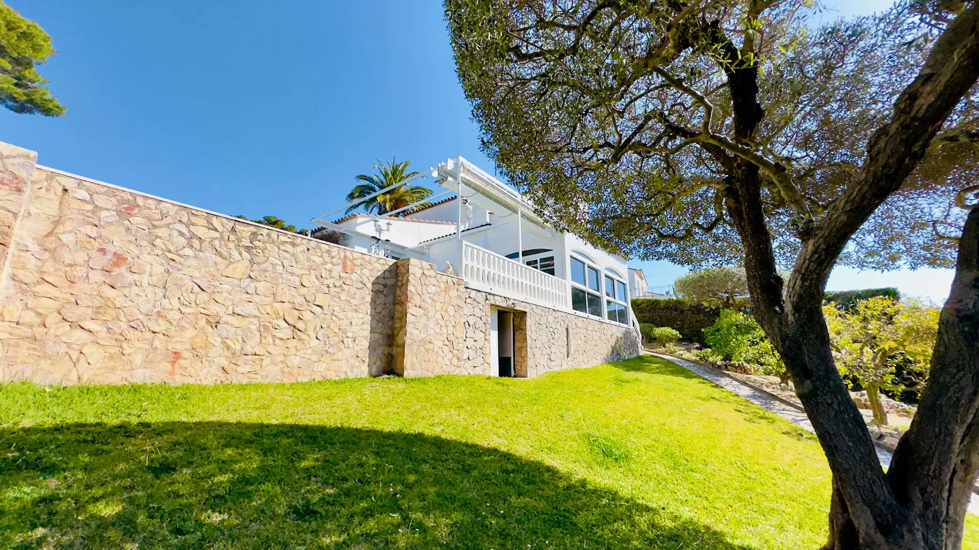 Vista exterior de Casa o chalet en venta en L'Estartit con Aire acondicionado, Calefacción y Jardín privado