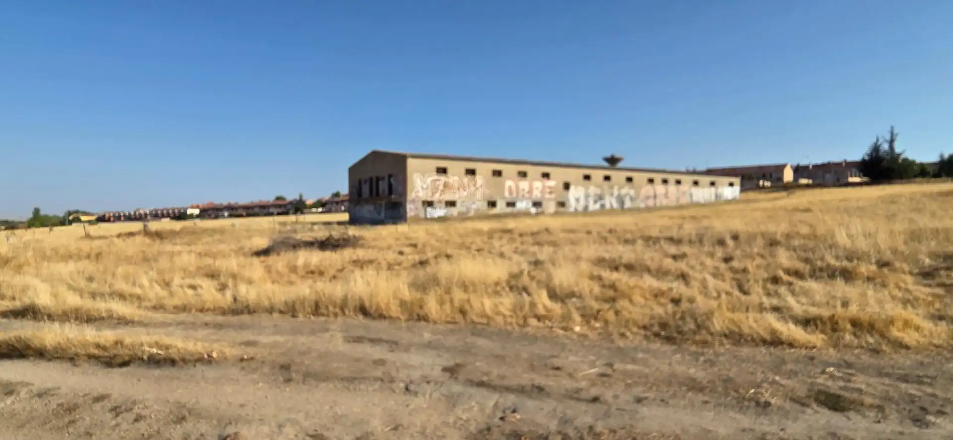 Vista exterior de Nau industrial en venda en Segovia