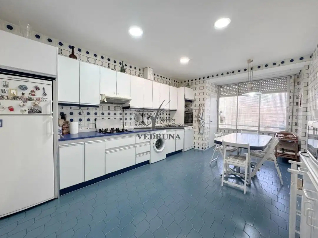 Kitchen of Flat for sale in Zaragoza  with Air Conditioner and Heating