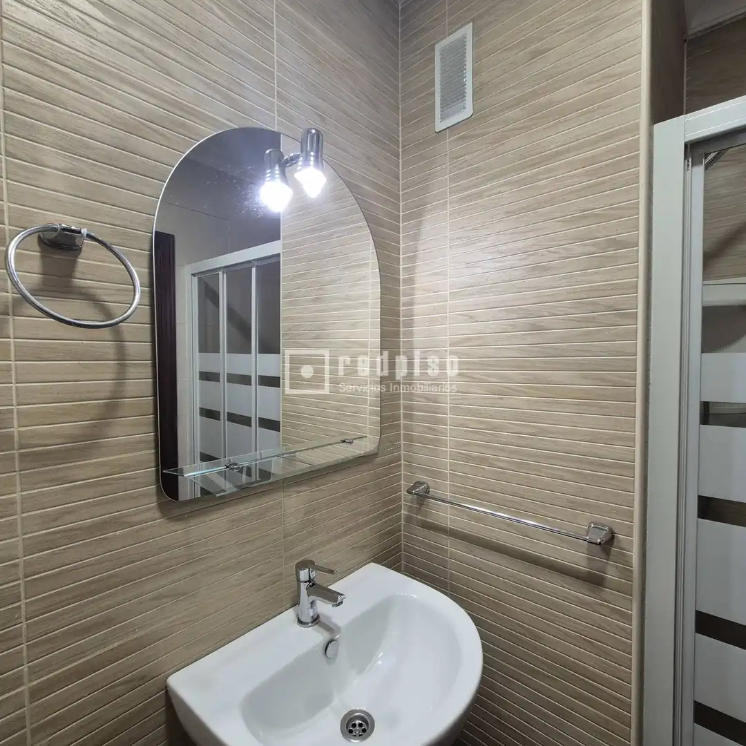 Bathroom of Flat for sale in Sevilla  with Air Conditioner, Heating and Terrace