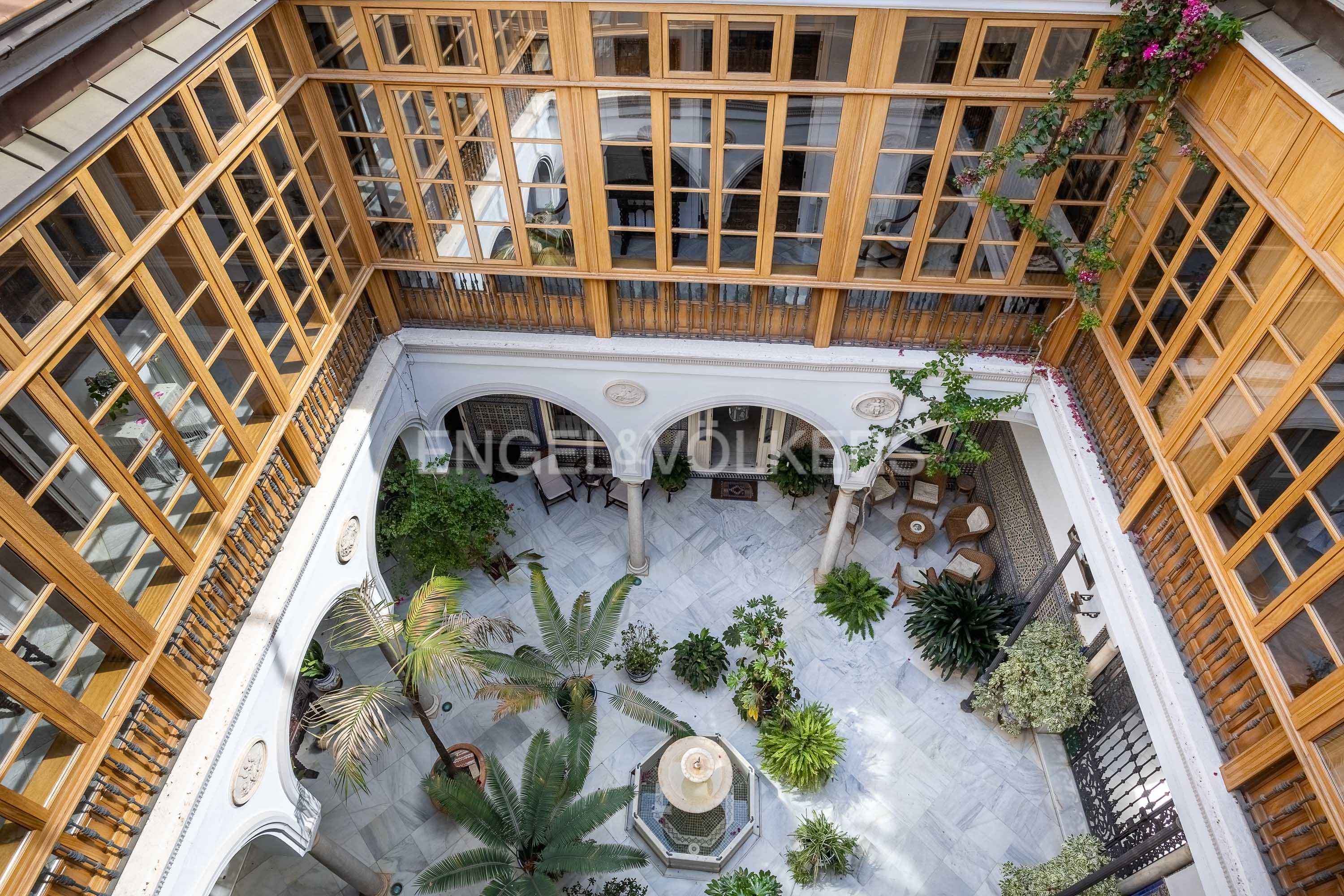 Terrassa de Casa o xalet en venda en  Sevilla Capital amb Aire condicionat, Calefacció i Jardí privat