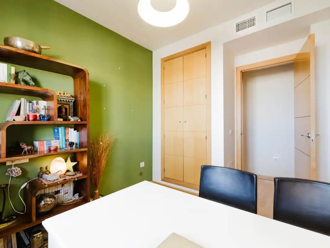 Habitación de Ático en venta en Torremolinos con Aire acondicionado, Calefacción y Jardín privado
