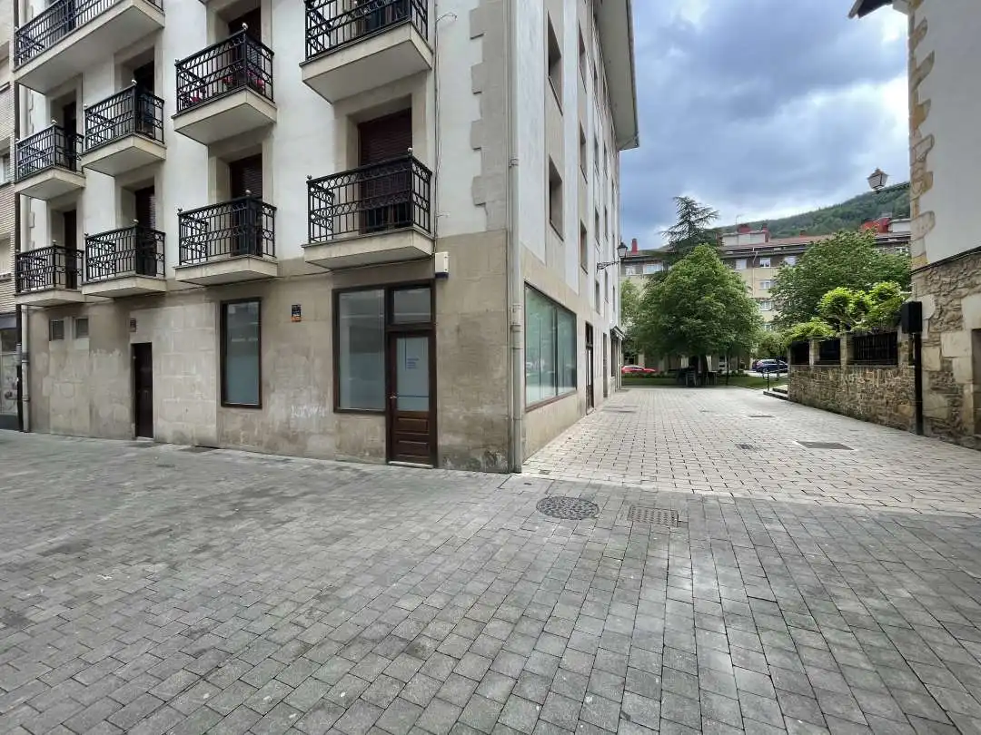 Local comercial en venta en Legazpi, imagen 2