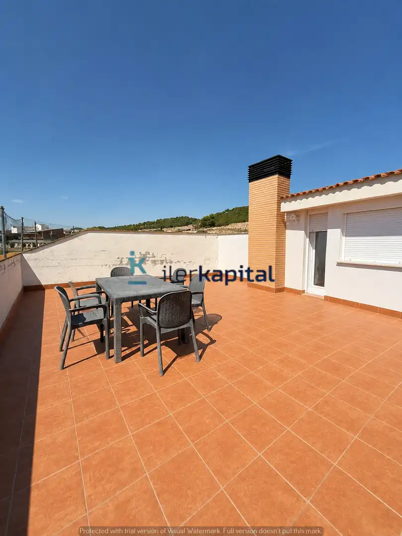 Terrassa de Dúplex en venda en Castelló de Farfanya amb Aire condicionat, Calefacció i Terrassa