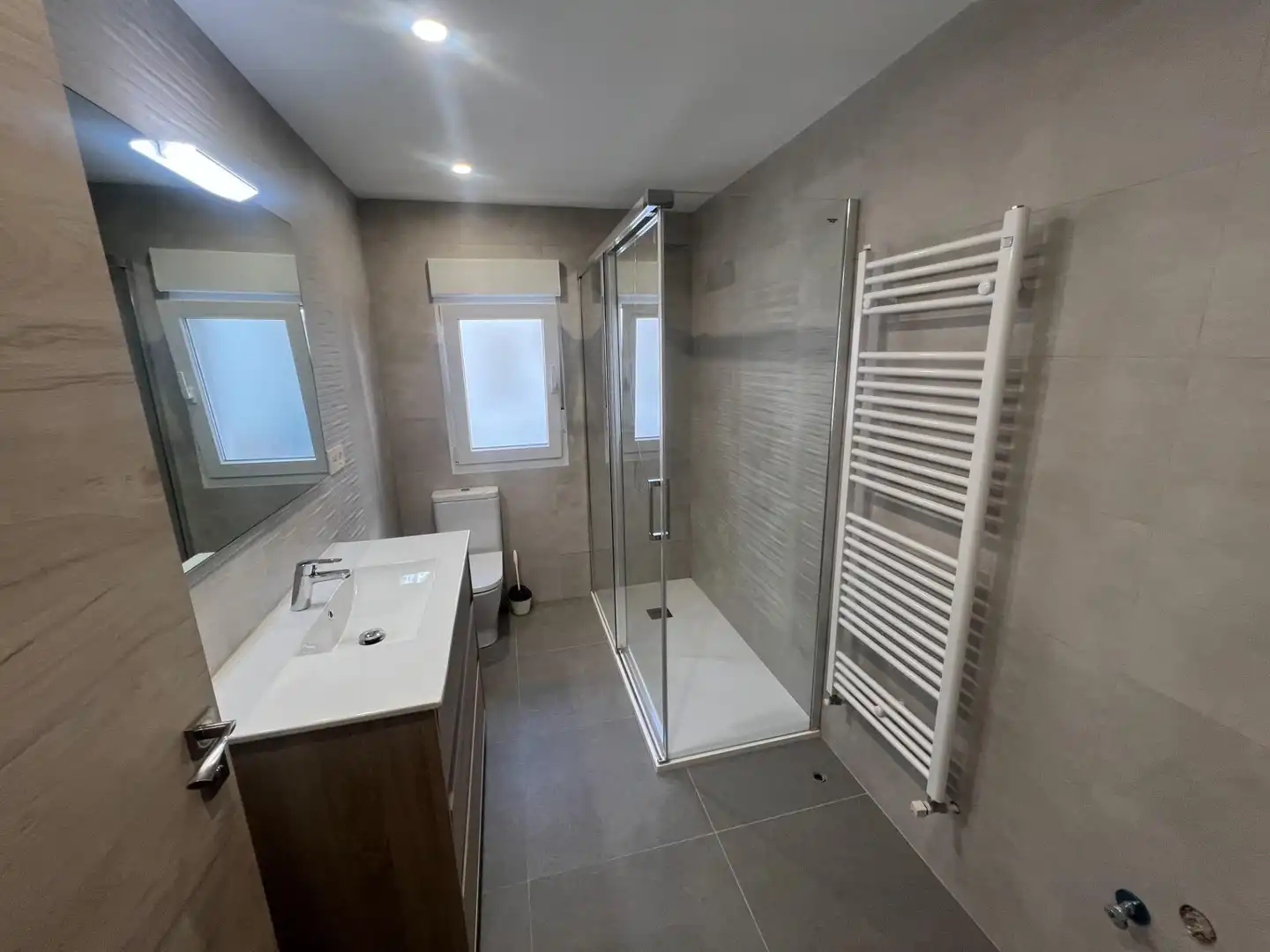 Bathroom of Flat for rent in León Capital   with Heating and Parquet flooring