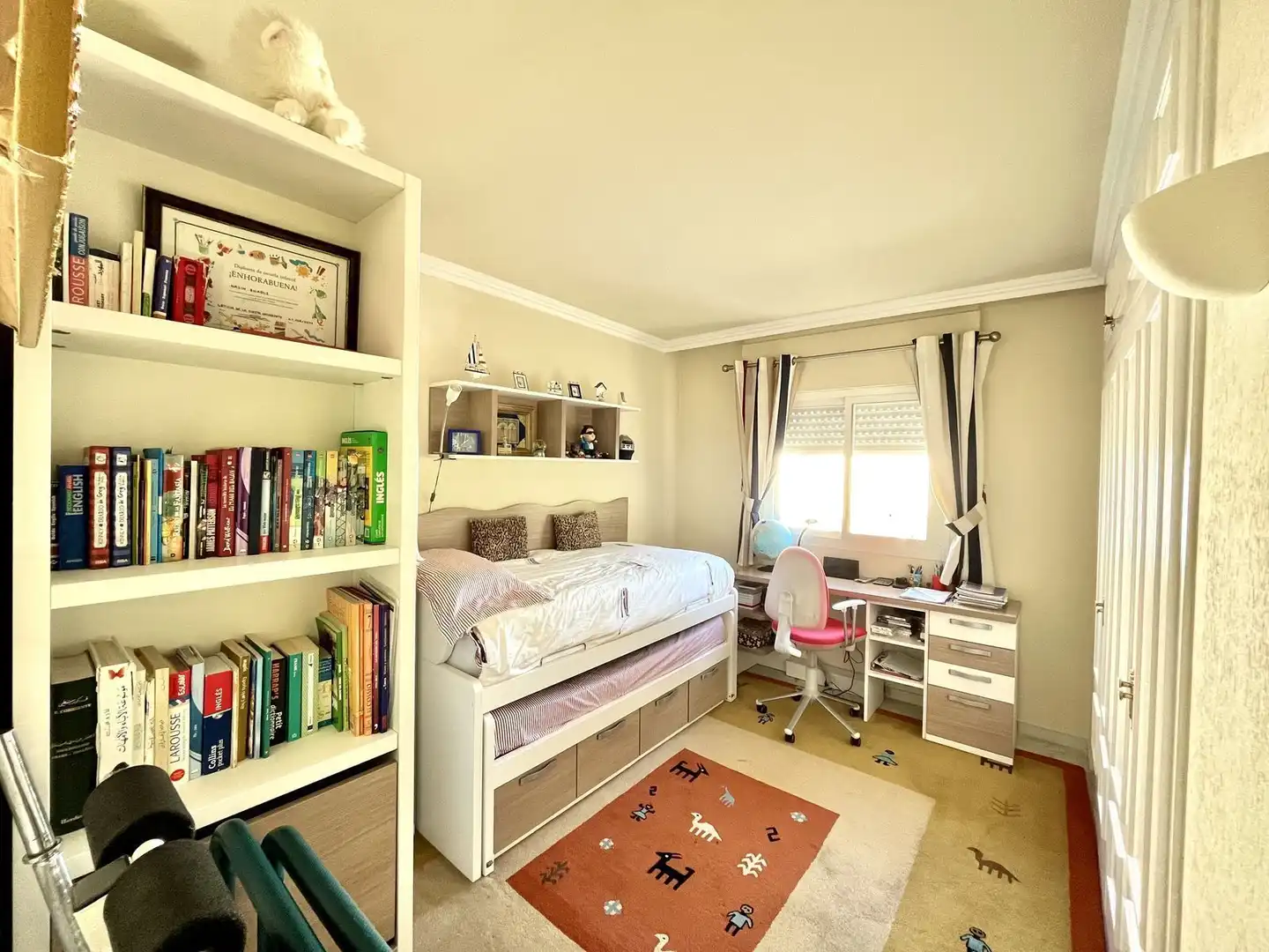Habitación de Dúplex en venta en Marbella con Aire acondicionado, Trastero y Piscina comunitaria