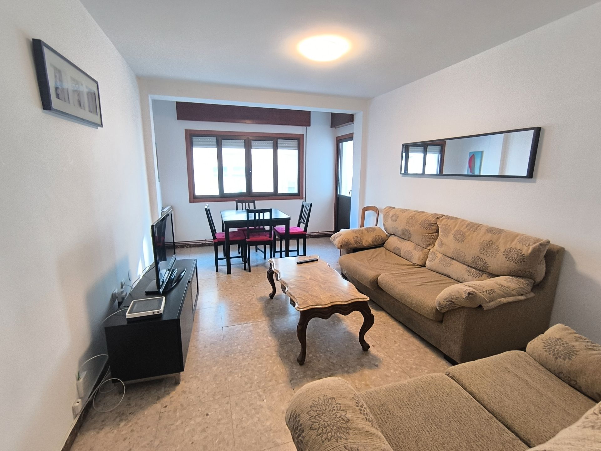 Sala de estar de Piso de alquiler en Pontevedra Capital  con Calefacción, Parquet y Amueblado