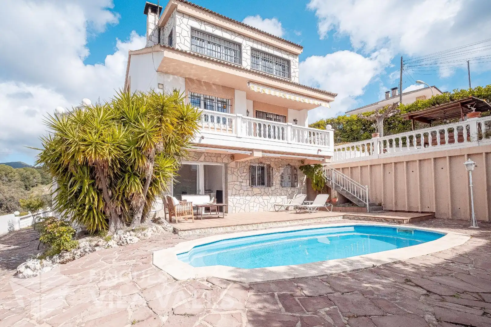 Vista exterior de Casa o xalet en venda en Caldes de Montbui amb Calefacció, Jardí privat i Terrassa