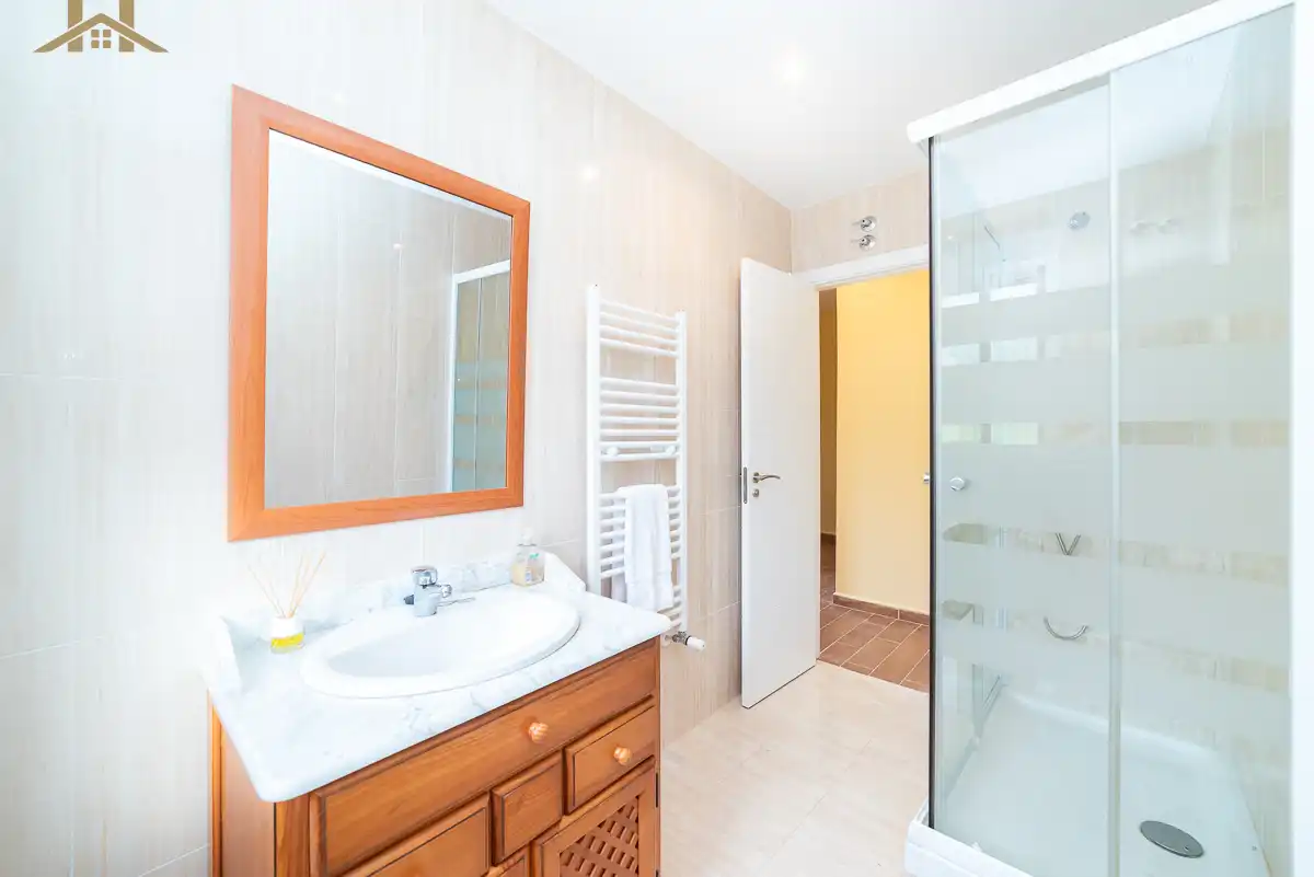 Baño de Casa o chalet en venta en Robledo de Chavela con Calefacción, Terraza y Trastero