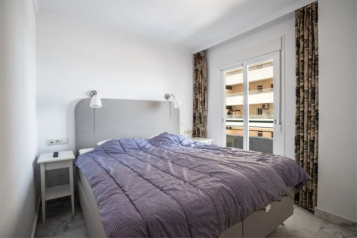 Schlafzimmer von Wohnungen zum Verkauf in Fuengirola mit Klimaanlage, Heizung und Terrasse