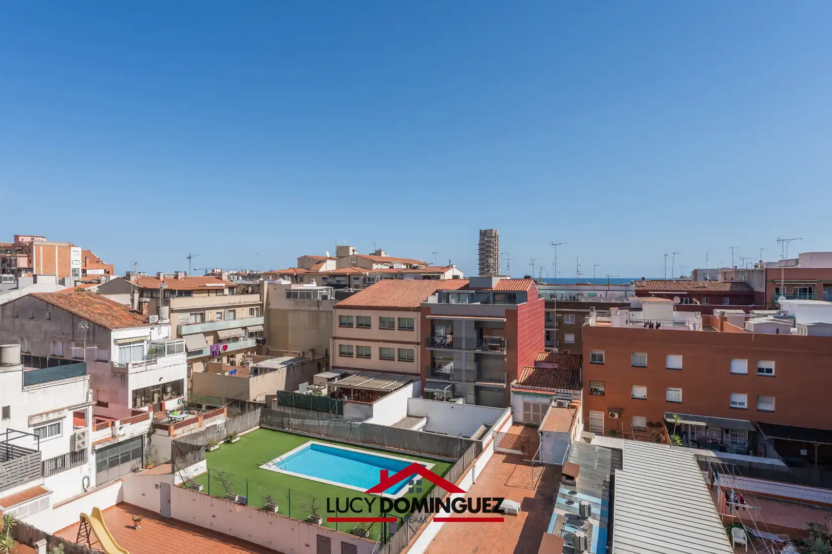 Außenansicht von Maisonette zum Verkauf in Mataró mit Klimaanlage, Heizung und Terrasse