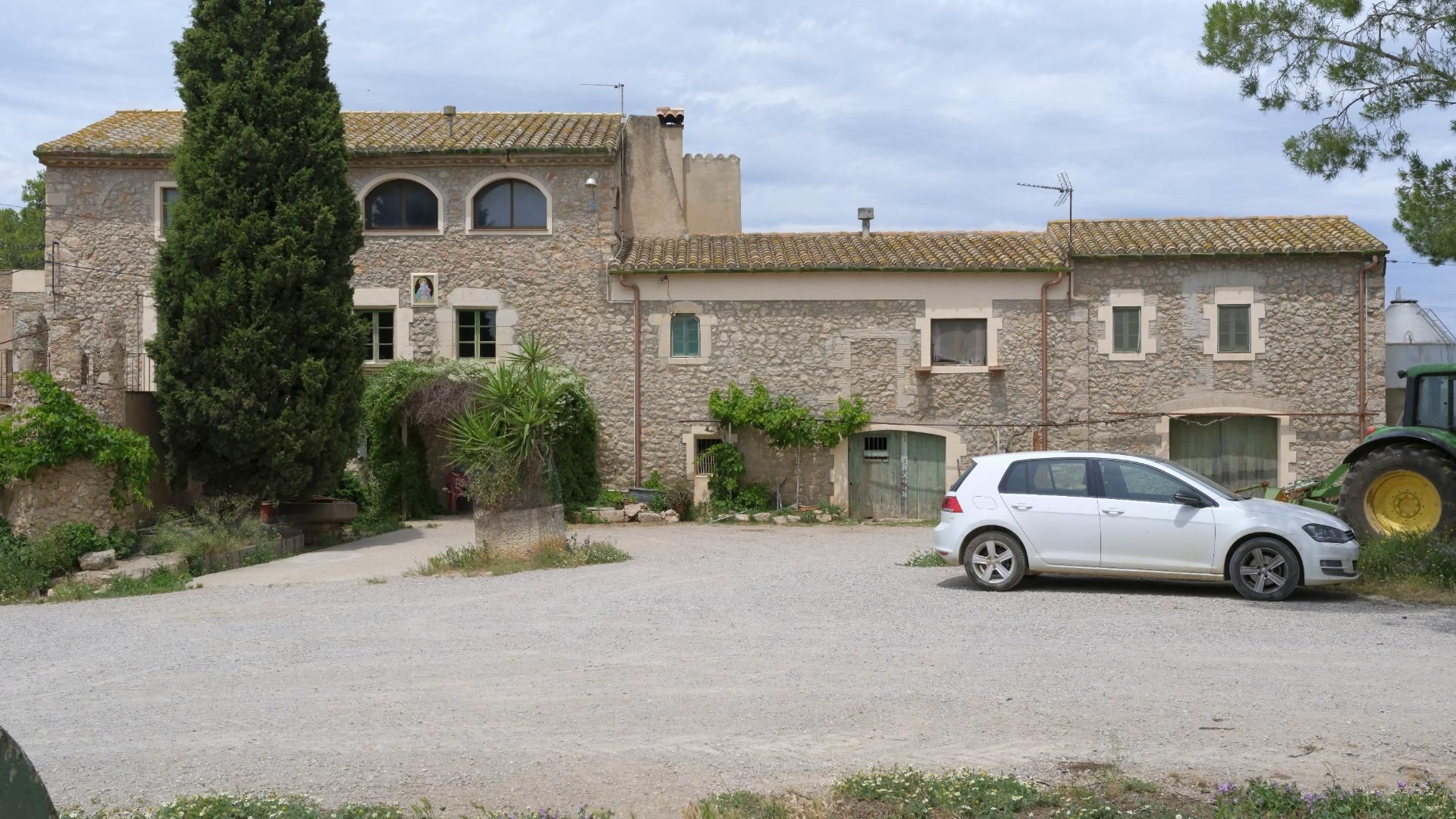 Exterior view of Country house for sale in Llers  with Private garden, Terrace and Storage room