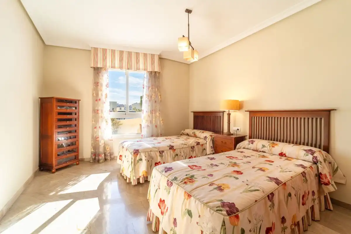 Schlafzimmer von Dachboden zum Verkauf in Torremolinos mit Klimaanlage, Terrasse und Schwimmbad