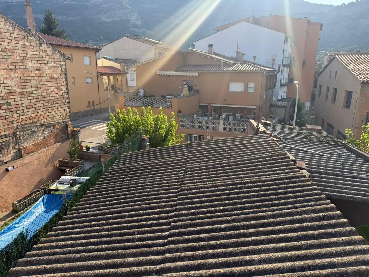 Außenansicht von Haus oder Chalet zum Verkauf in Centelles mit Privatgarten, Terrasse und Balkon