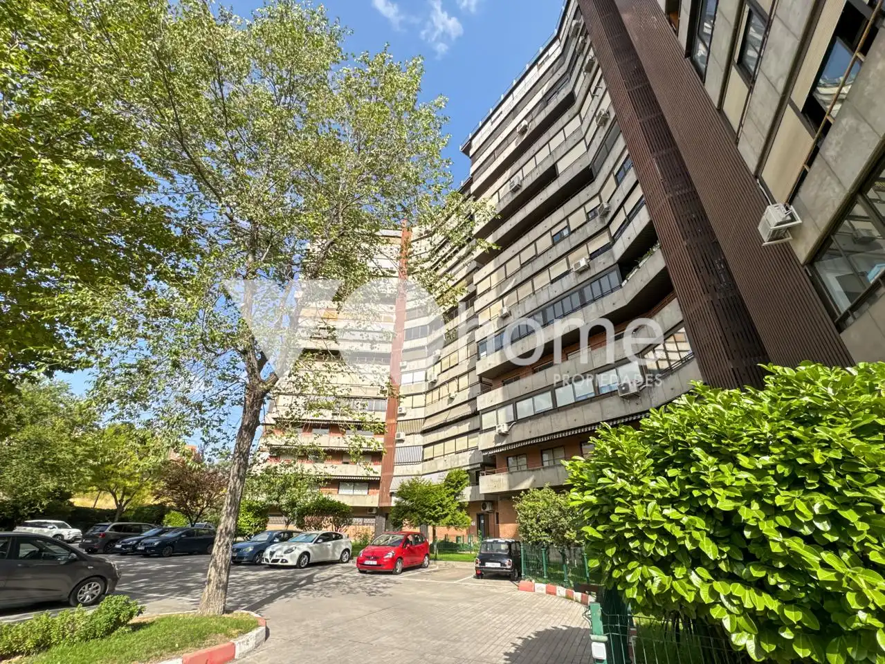 Vista exterior de Piso en venta en Madrid con Calefacción, Parquet y Terraza