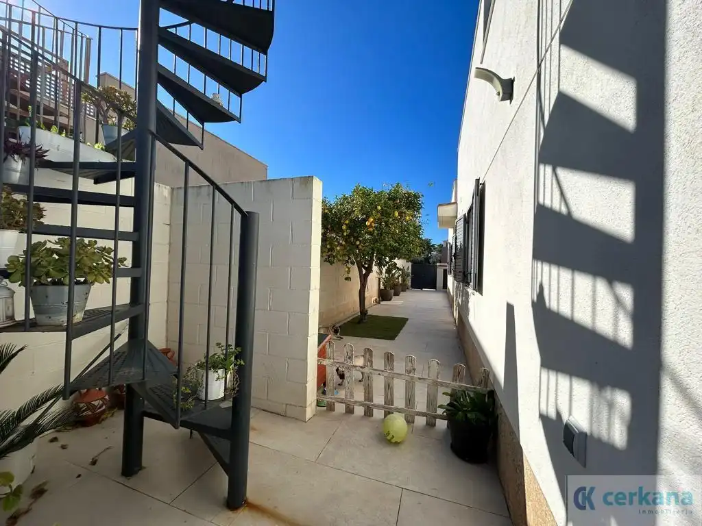Casa o xalet en venda a Julian atalaya, Espartinas Pueblo