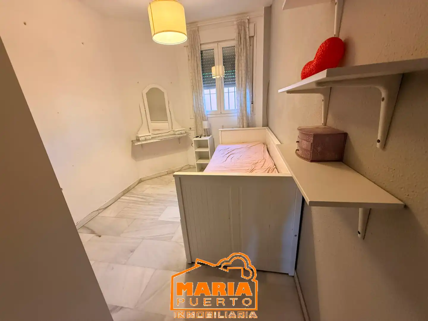 Habitación de Piso en venta en Málaga con Terraza y Trastero