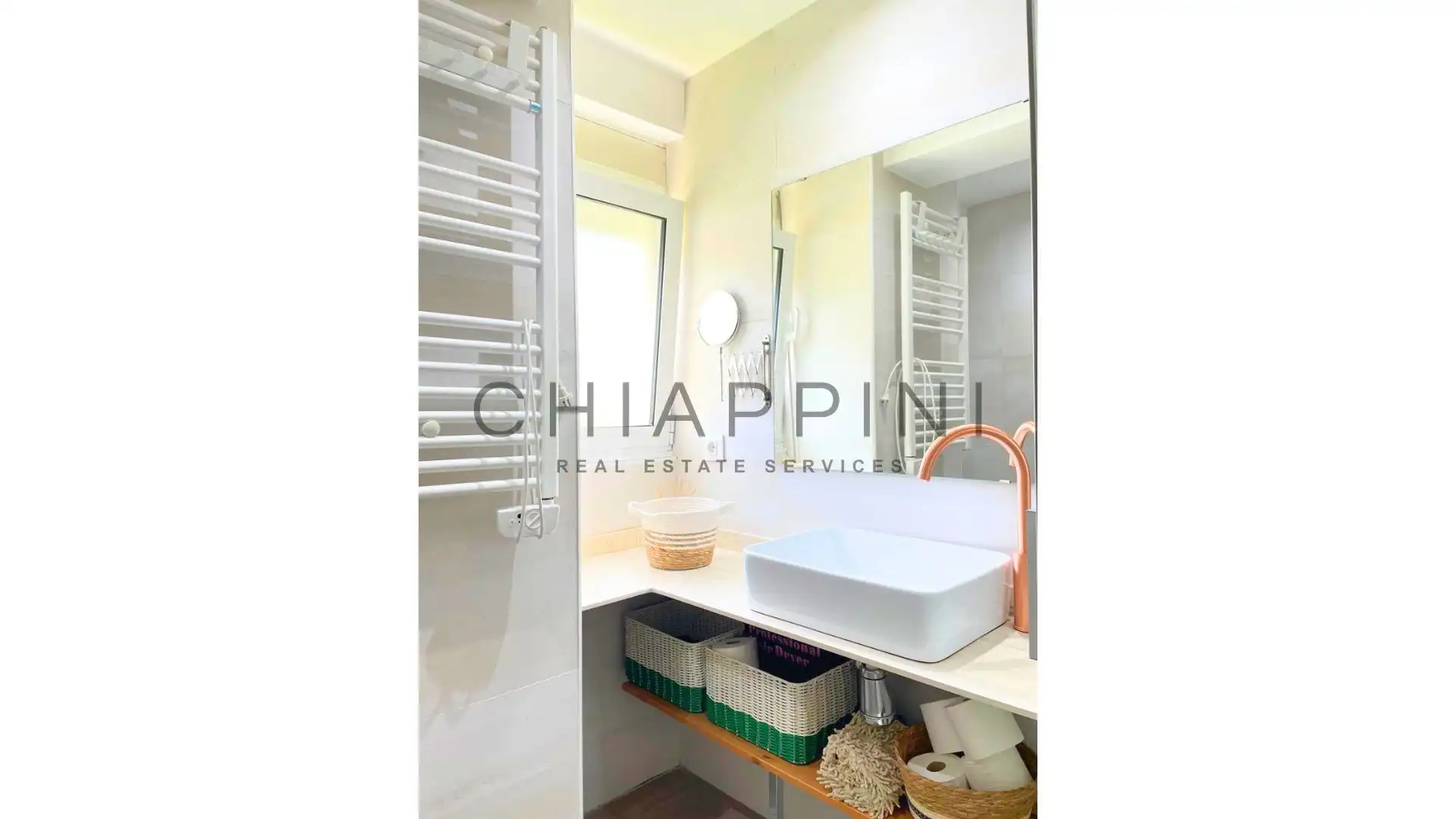 Baño de Apartamento en venta en Castell d'Aro, Platja d'Aro i s'Agaró con Aire acondicionado, Calefacción y Terraza