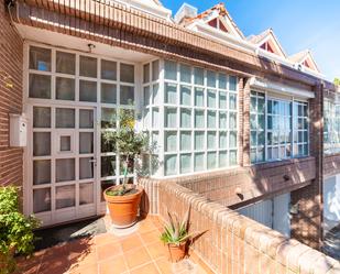 Vista exterior de Casa adosada en venda en Las Rozas de Madrid amb Aire condicionat, Calefacció i Jardí privat