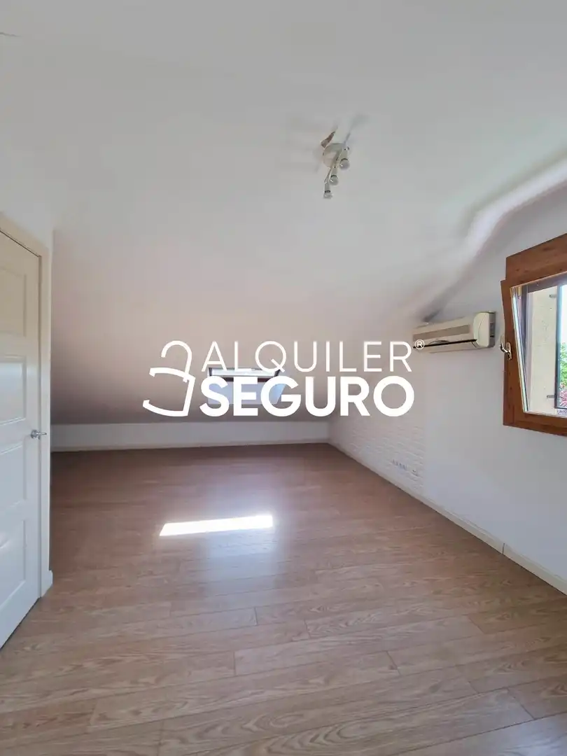 Habitación de Casa o chalet de alquiler en Pozuelo de Alarcón con Aire acondicionado, Calefacción y Terraza