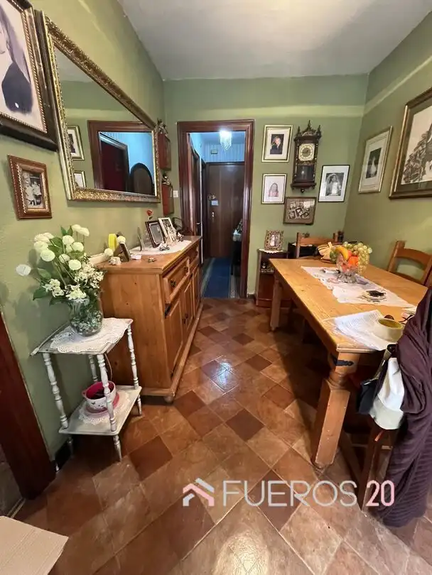Comedor de Piso en venta en Barakaldo  con Terraza y Amueblado