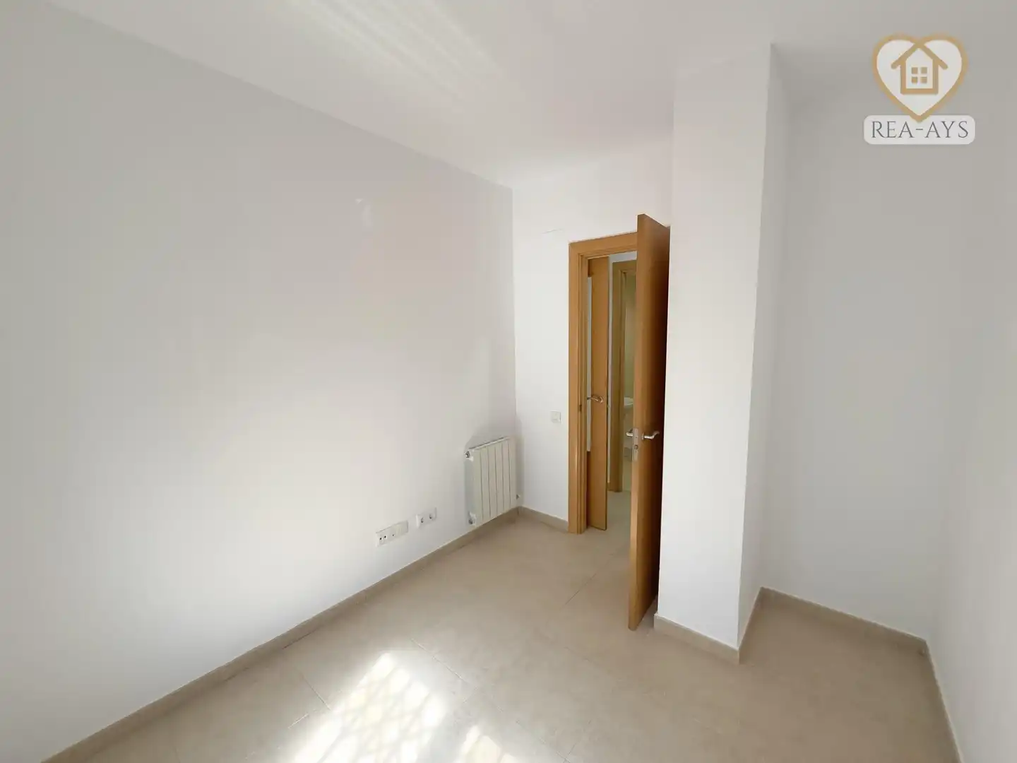 Wohnung mieten mit Kaufoption in Vallirana mit Heizung, Ofen und Internet