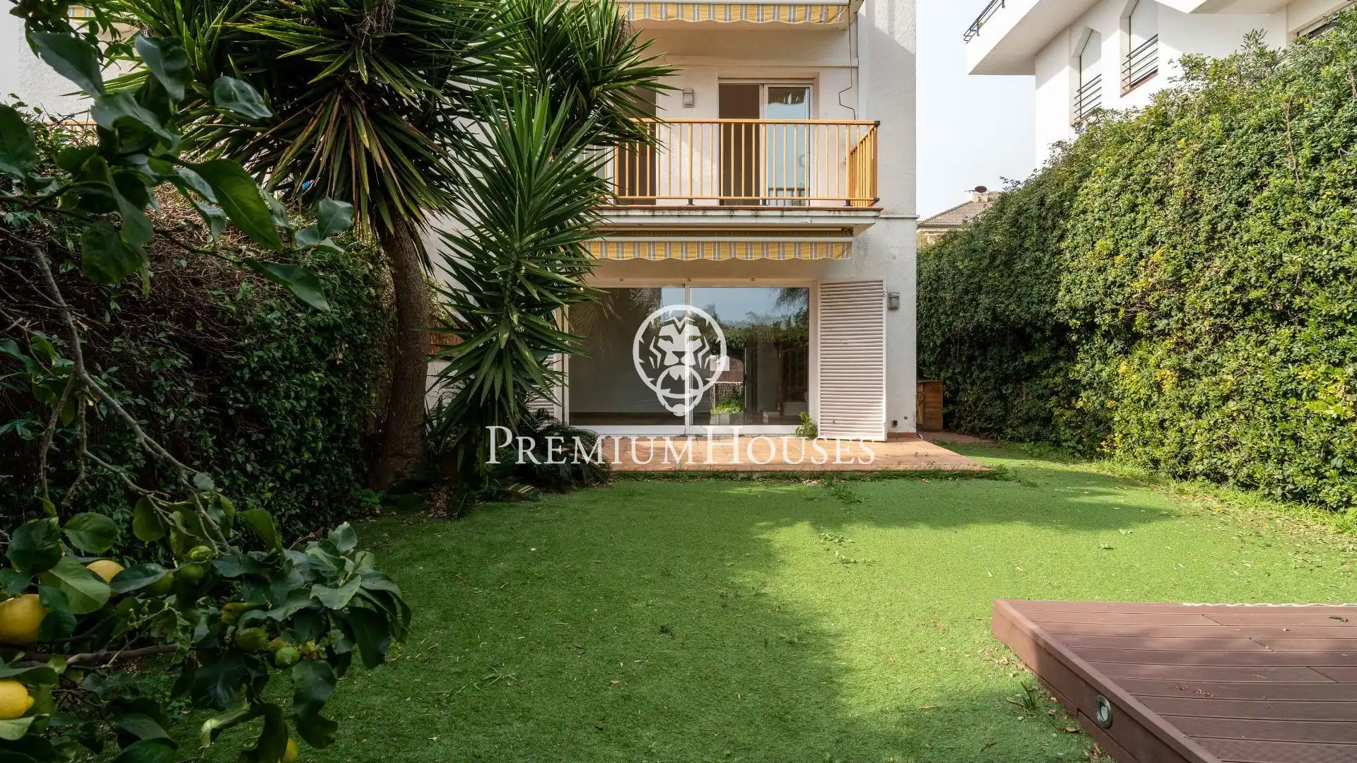 Jardí de Casa adosada en venda en Sitges amb Aire condicionat, Calefacció i Jardí privat