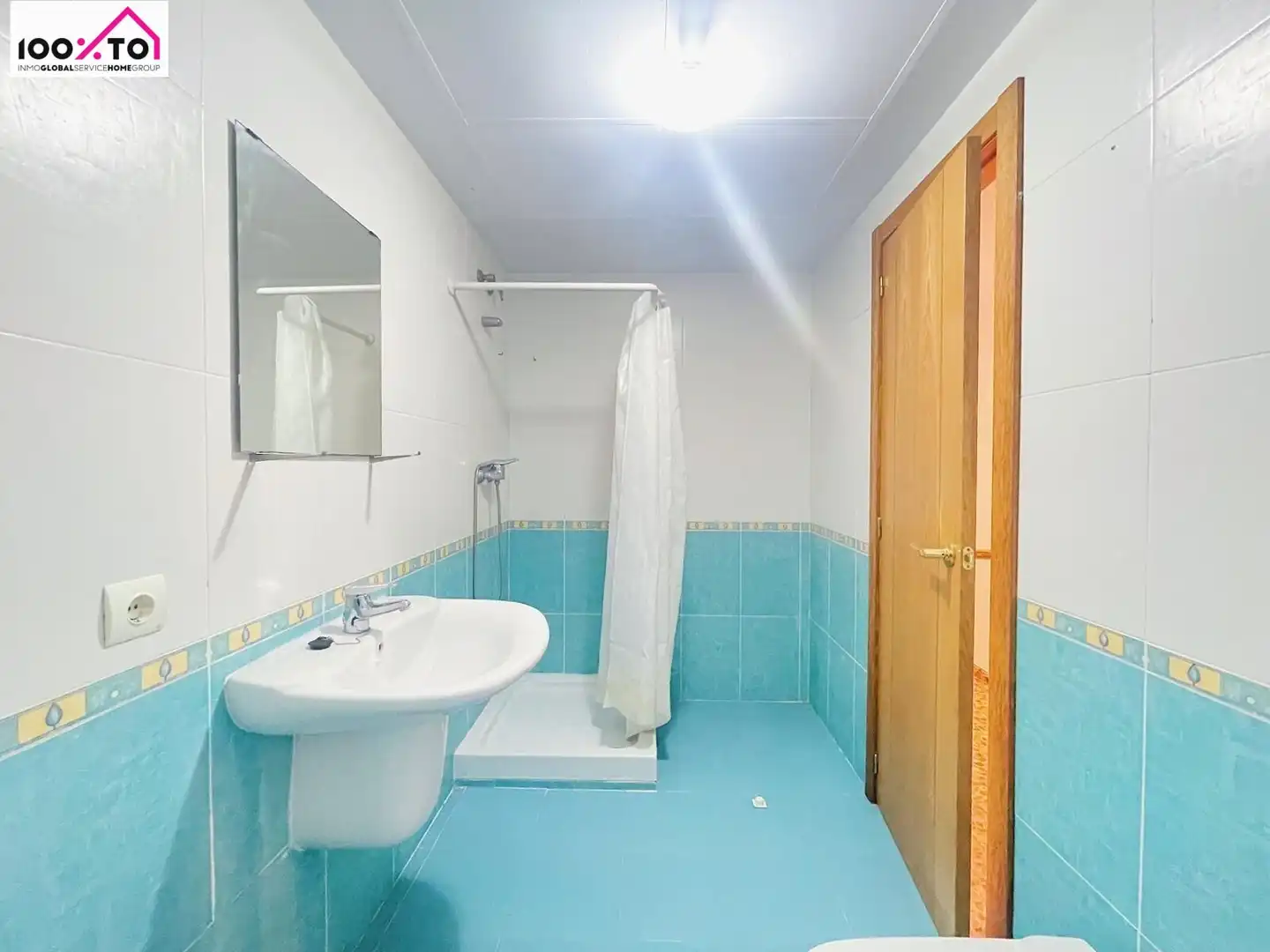 Baño de Piso en venta en Paterna con Trastero y Balcón
