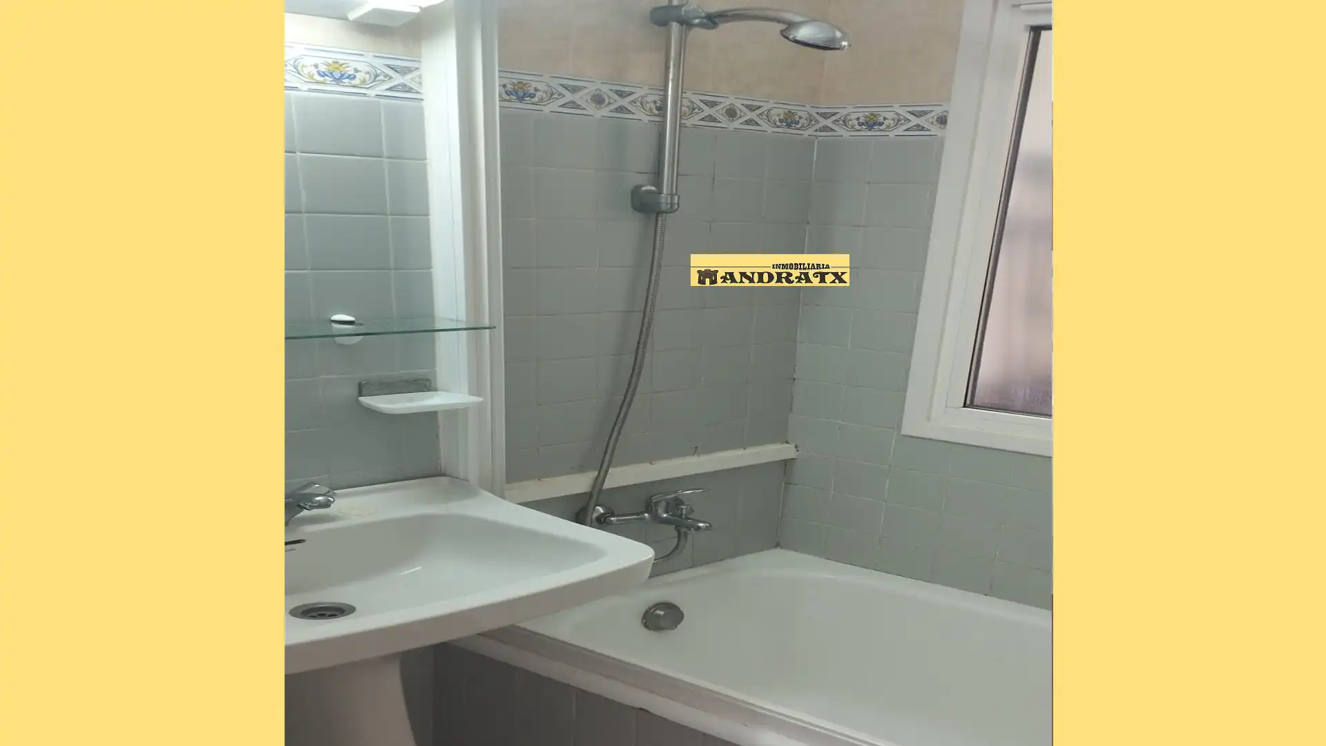 Badezimmer von Wohnung zur Miete in Ferrol mit Möbliert