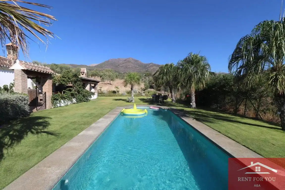 Piscina de Casa o xalet de lloguer en Alozaina amb Aire condicionat, Jardí privat i Piscina