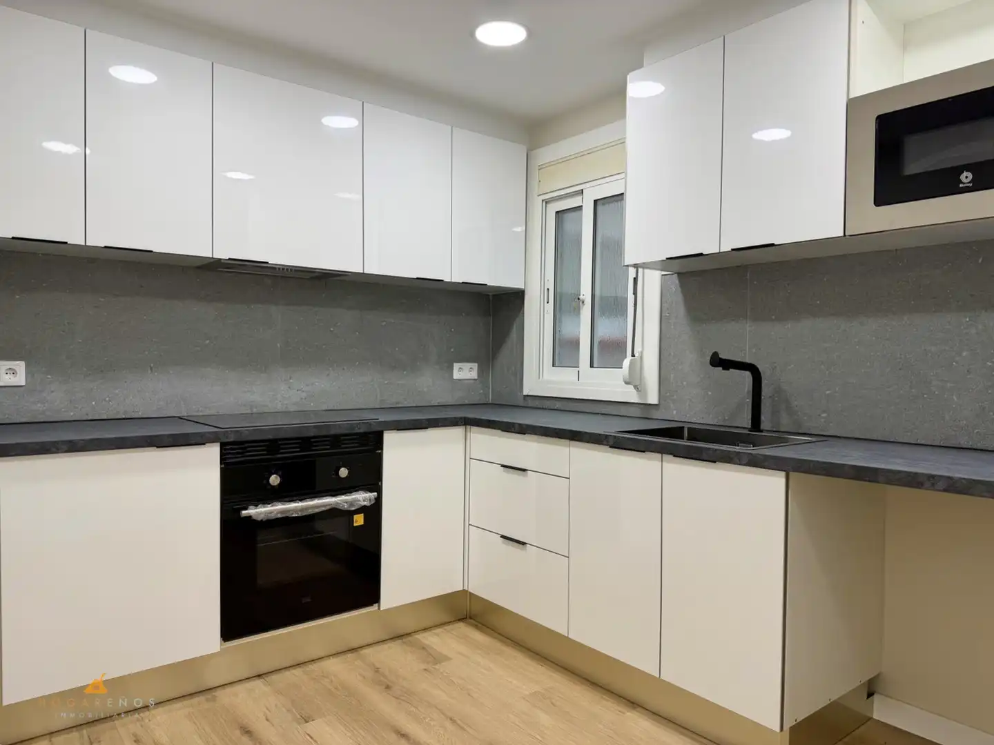 Cocina de Planta baja en venta en Mataró con Parquet