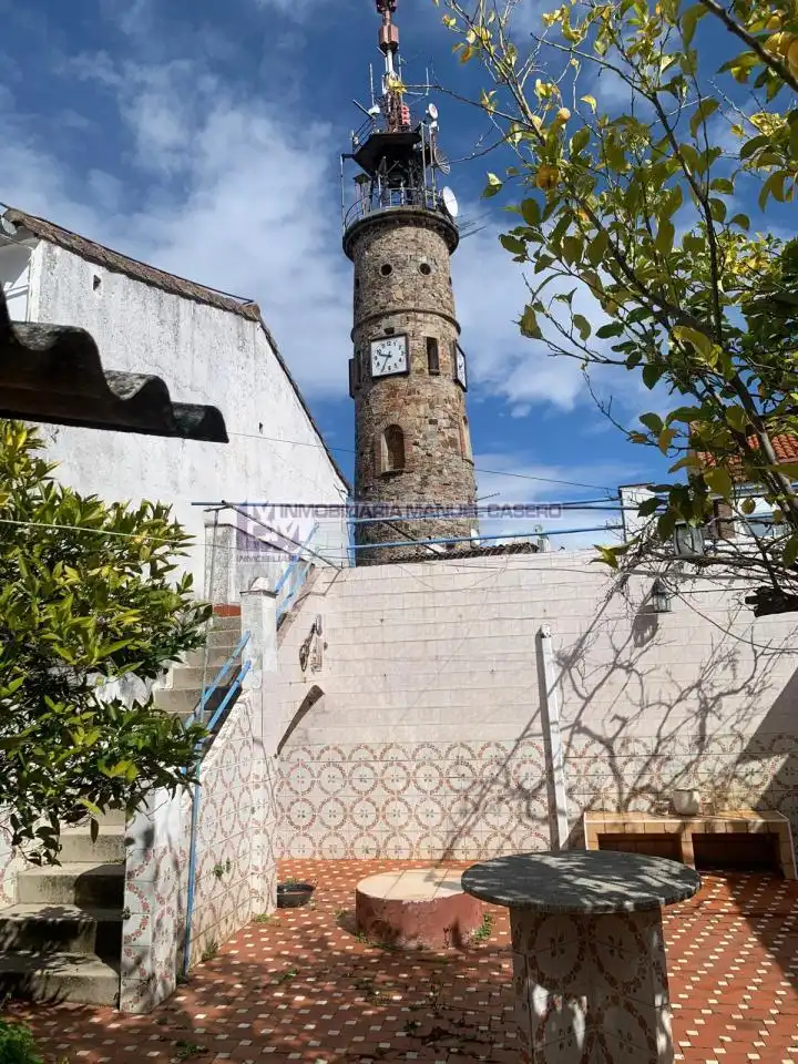 Vista exterior de Casa o xalet en venda en Cáceres amb Calefacció, Jardí privat i Terrassa