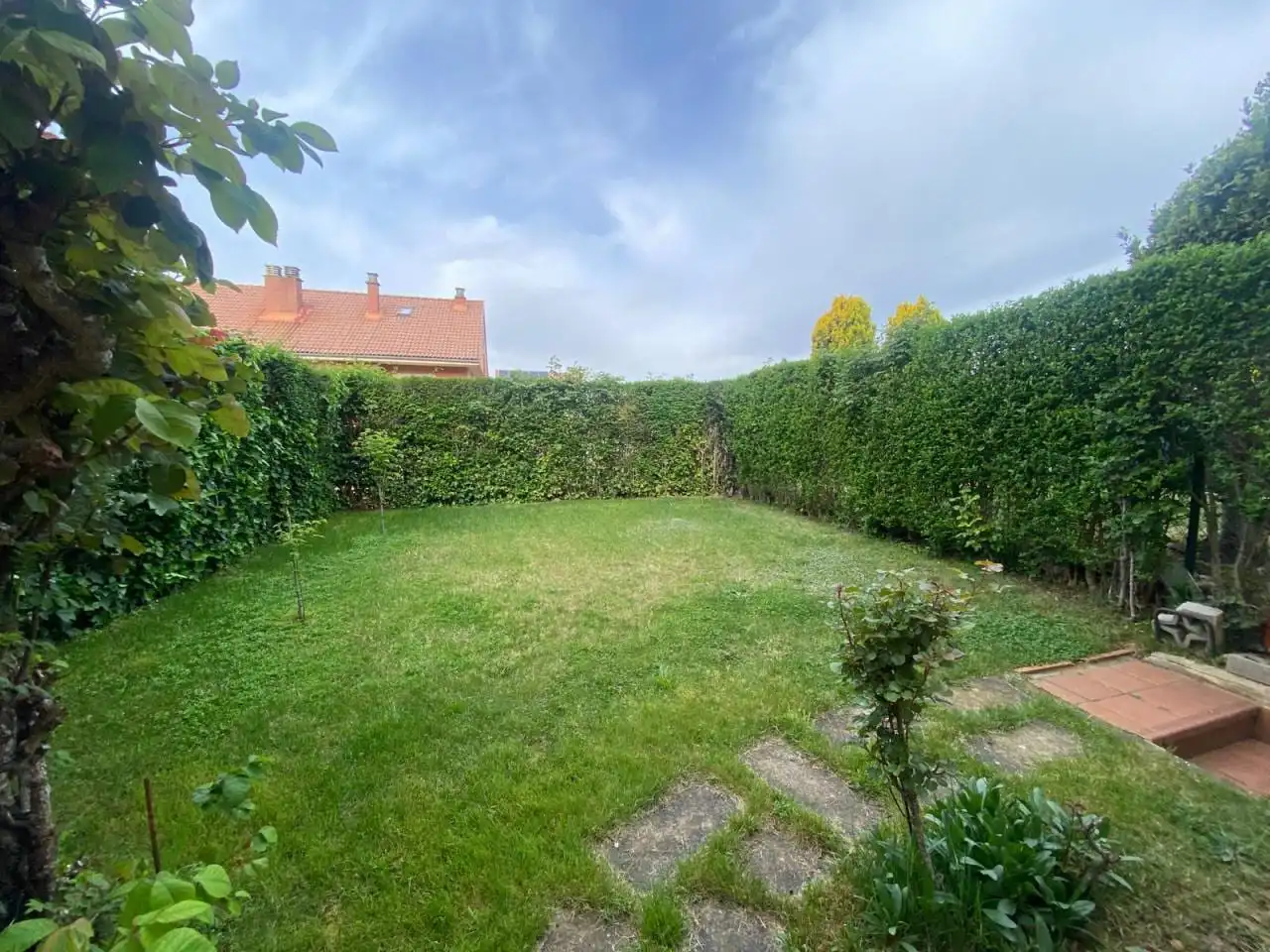Jardí de Casa o xalet en venda en Sariegos amb Calefacció i Parquet