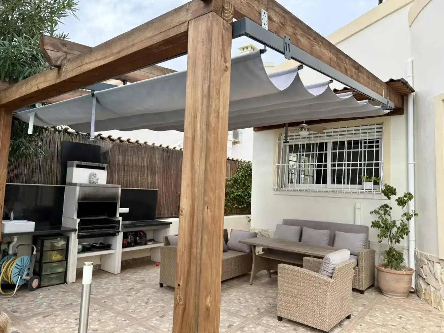 Terrassa de Casa o xalet en venda en Orihuela amb Aire condicionat, Piscina i Balcó