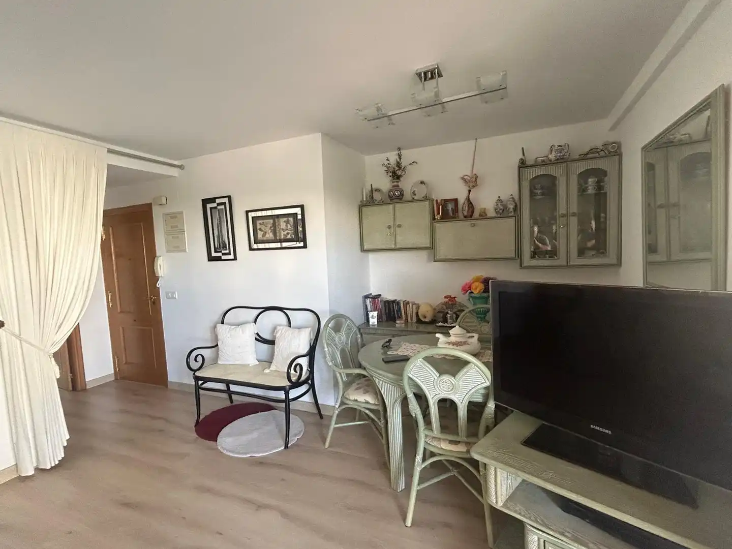 Sala de estar de Apartamento en venta en Gandia con Aire acondicionado, Amueblado y Piscina comunitaria
