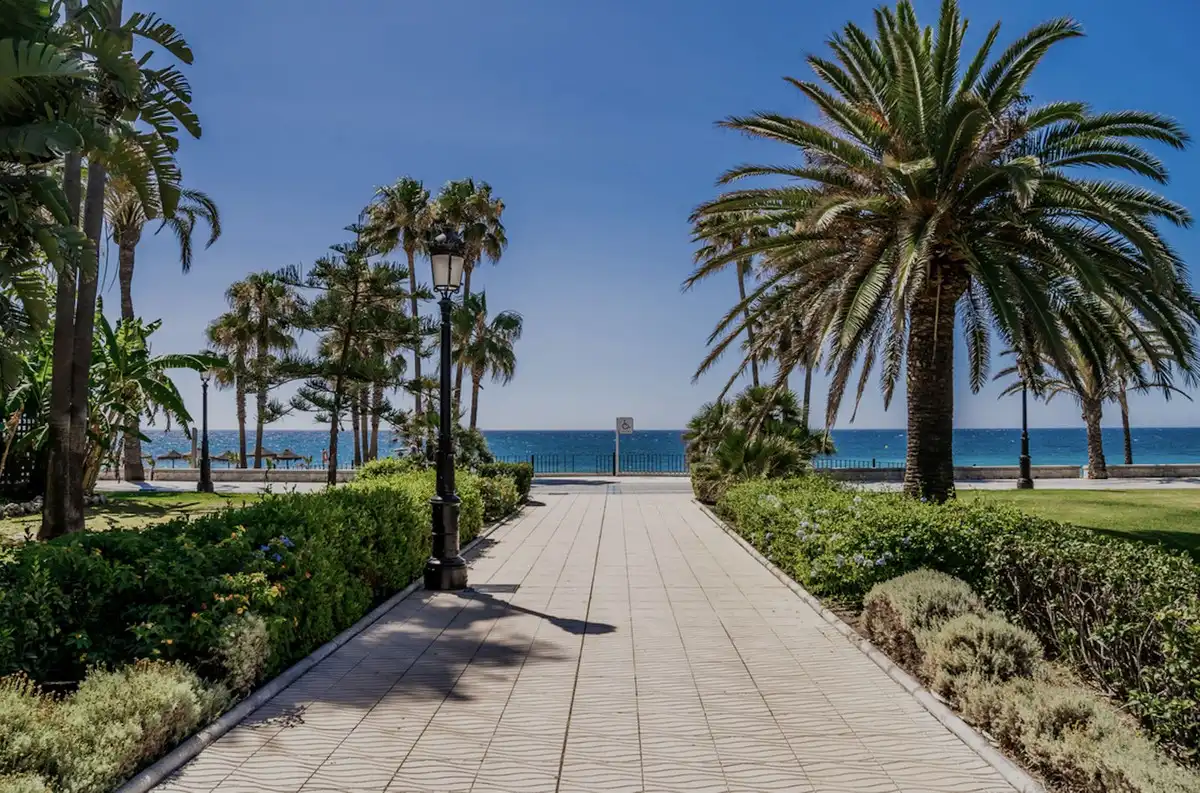 Adosado con piscina en venta en San Pedro de Alcántara, imagen 4