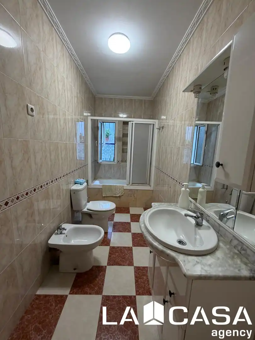 Baño de Casa o chalet en venta en Dos Hermanas con Aire acondicionado, Calefacción y Terraza