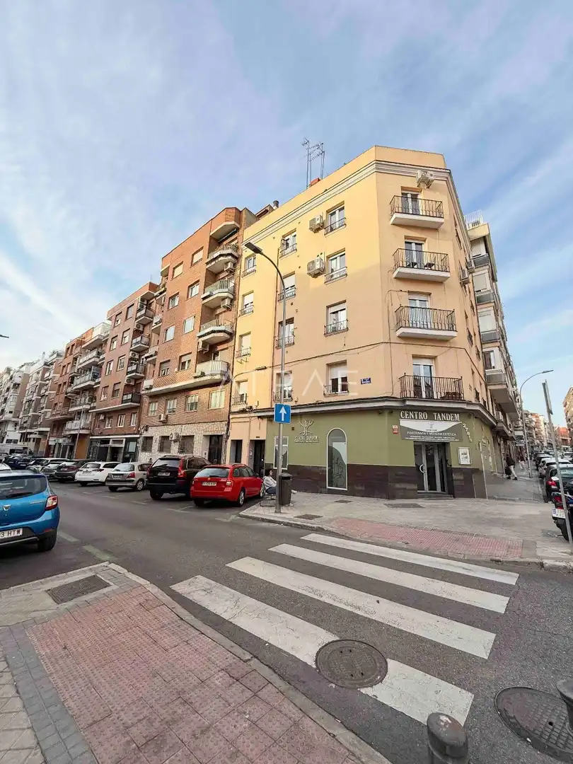 Exterior view of Duplexes for rent in Chamartín