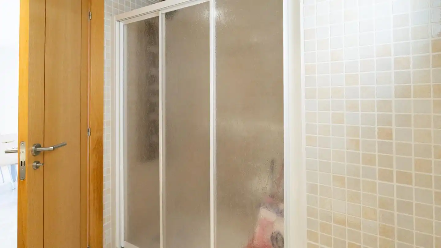 Badezimmer von Wohnung zum Verkauf in Santa Pola mit Klimaanlage, Terrasse und Schwimmbad