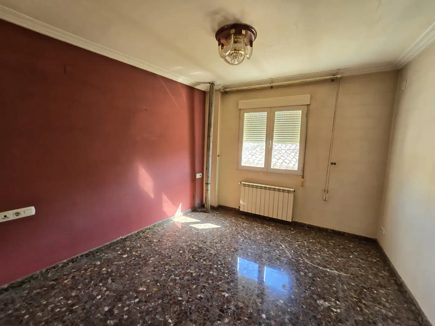 Casa adosada en venta en Utiel con Terraza