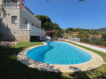 Villa avec balcon à vendre à Calella