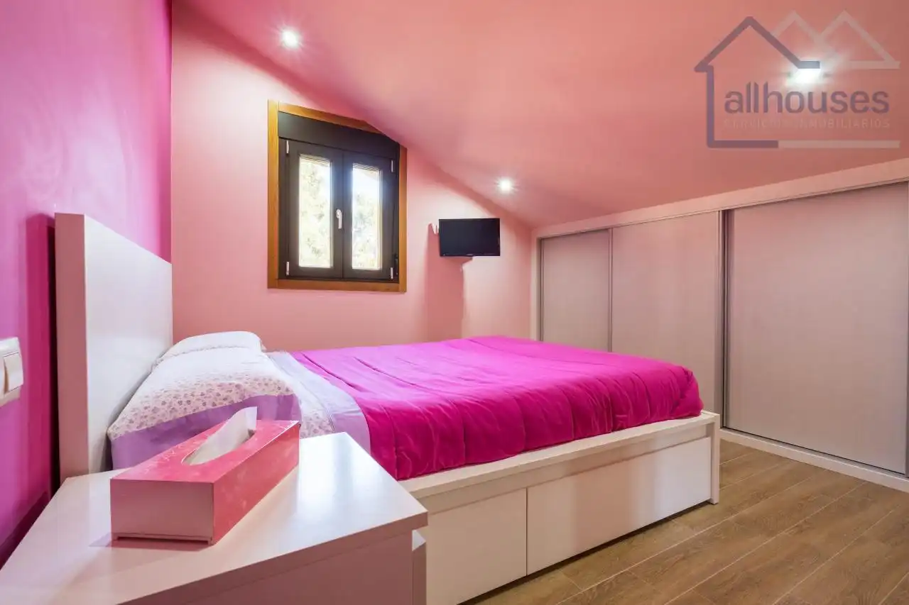 Habitación de Casa o chalet en venta en Tui con Calefacción, Jardín privado y Terraza