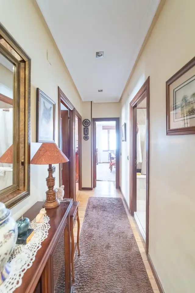 Piso con ascensor en venta en Calle Carreño Miranda, imagen 29