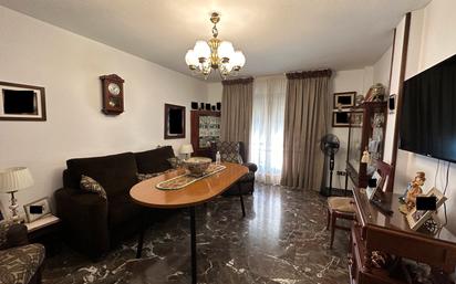 Sala d'estar de Casa o xalet en venda en Úbeda amb Aire condicionat i Terrassa