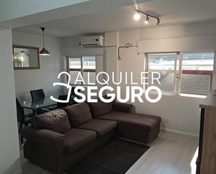 Sala d'estar de Pis de lloguer en  Sevilla Capital amb Aire condicionat i Moblat