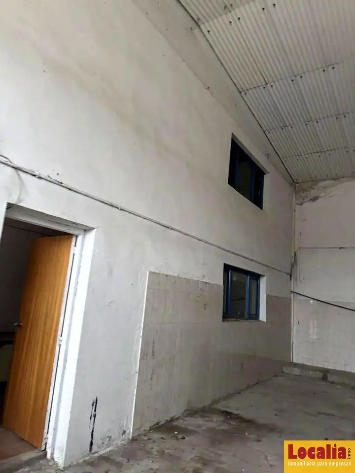 Vista exterior de Nave industrial en venta en Palencia